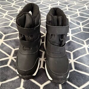 Wonder Nation Black Snow Boots for Kids